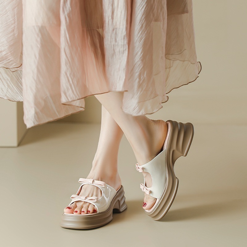 【急速出荷】送.料.無.料.サンダル 厚底 制限マドレーヌ坂と足スリッパ バックルサンダル 走れるパンプス