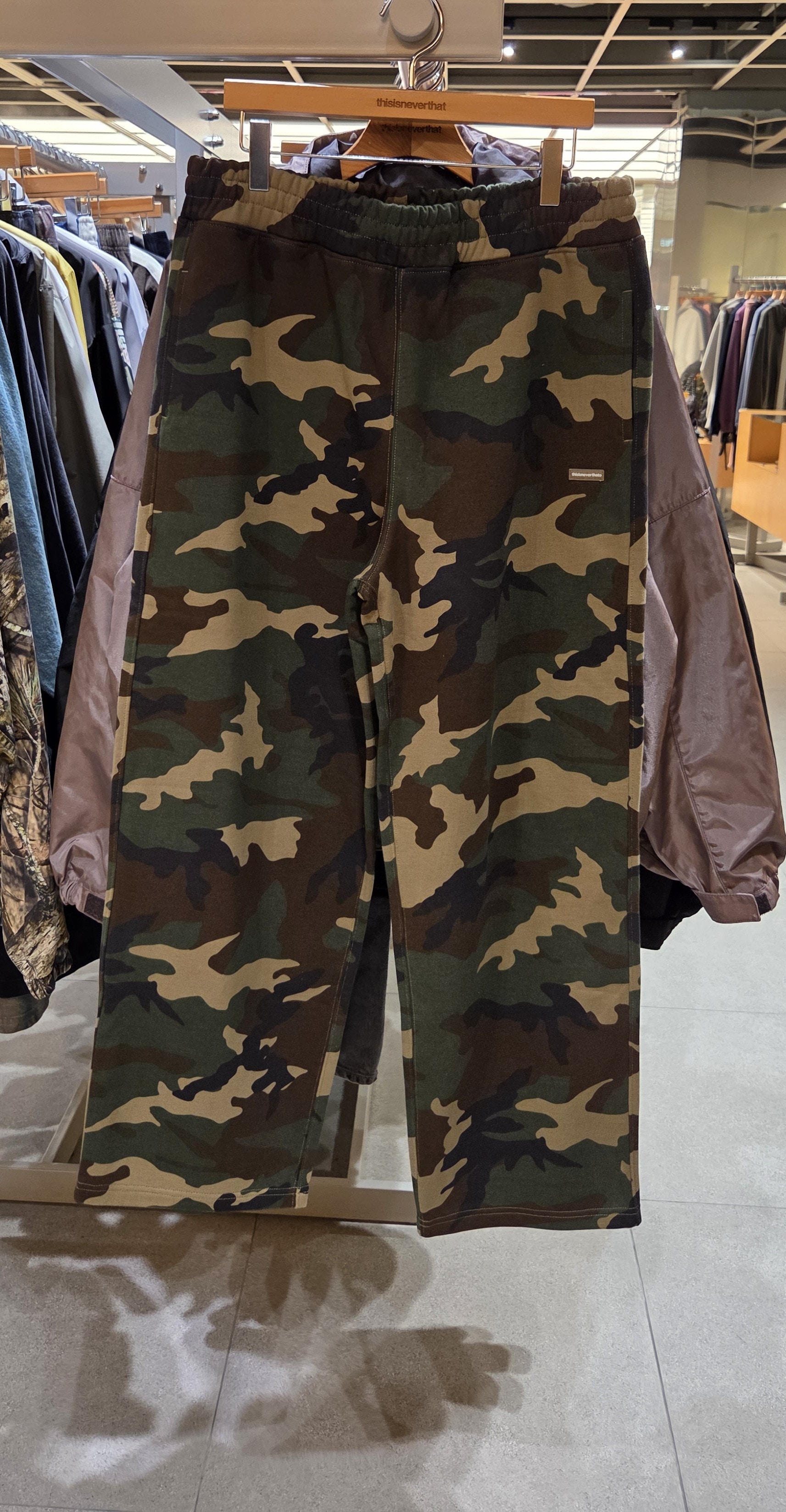 【THISISNEVERTHAT】 25FW T.N.T. CLASSIC HDP BASIC SWEATPANT : CAMO