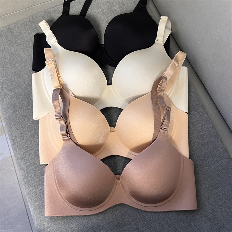 9820 レディース 新スタイル プッシュアップブラ 小胸用 ワンピース ノンワイヤー シームレス 通気性下着