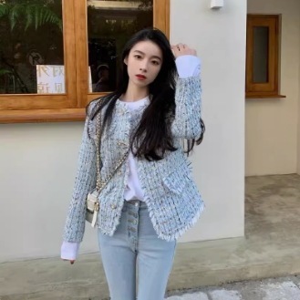 レディース トップス ジャケット 長袖 襟なしツイード 青 水色 ブルー ボタン フレンチ 前開き かわいい さわやか 大人可愛い きれいめ カジュアル 上品 おしゃれ レトロ こなれ感 ラフ 個性