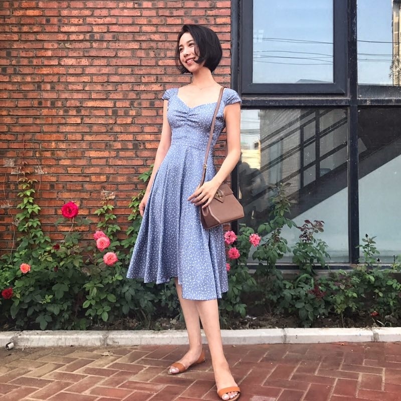 ワンピース 膝丈 ひざ丈 膝下 ミディアム丈 袖あり パフスリーブ Vネック オープンバック Aライン シフォン ハイウエスト ポリエステル かわいい 大人可愛い きれいめ シンプル カジュアル 大人