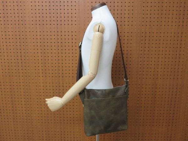 ショルダーバッグ メンズバッグ メンズファッション 姫路産牛革 プルアップ 鞄生産量日本一 兵庫県豊