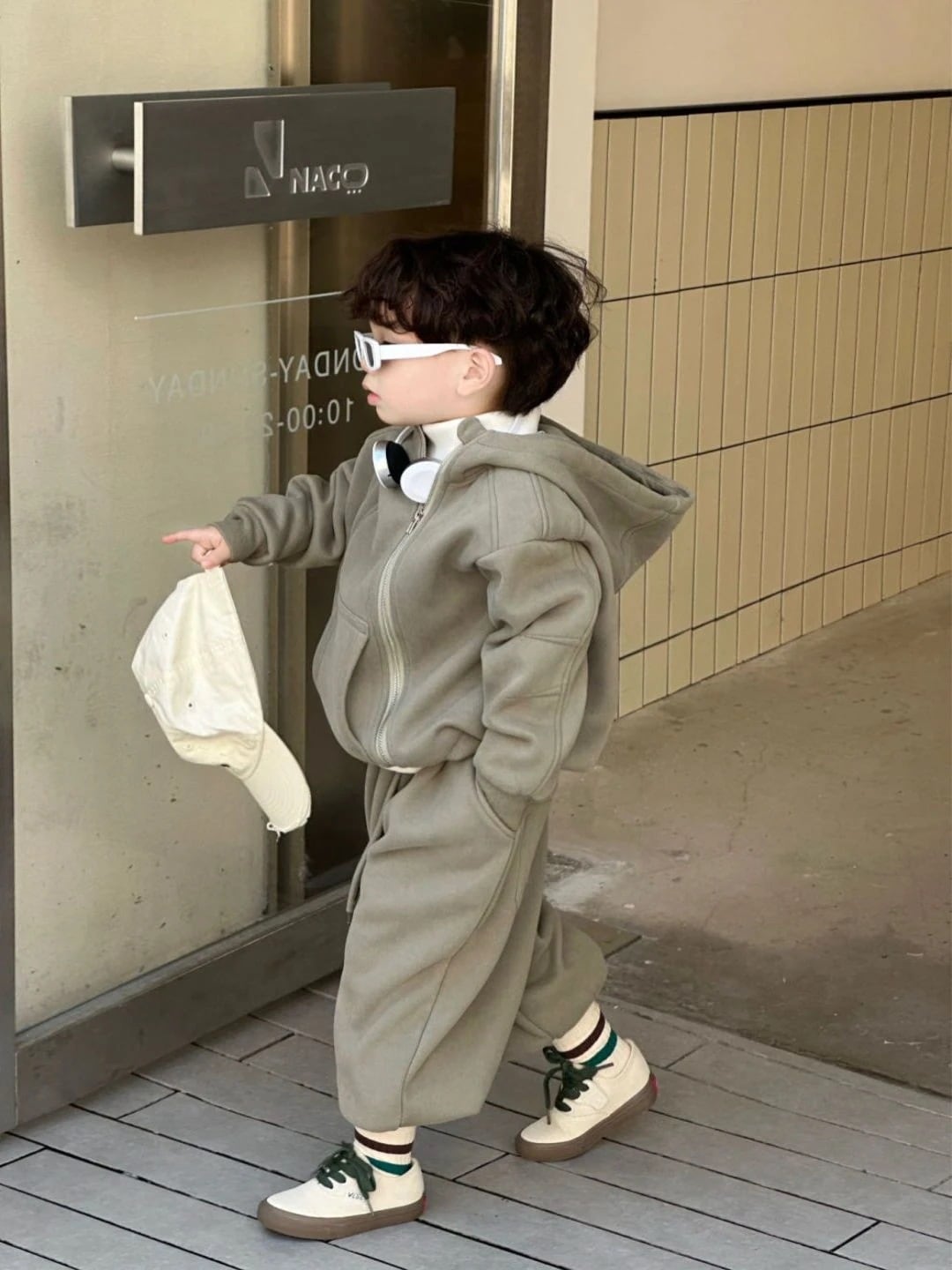 【2枚購入で100円OFF】 子供新しい秋と冬バージョン子供赤ちゃんパッド入り厚さ子供無地ファッションシンプルなツーピーススーツ 秋冬新作セット 韓国子供服 子供服 最安値保証 品質良い