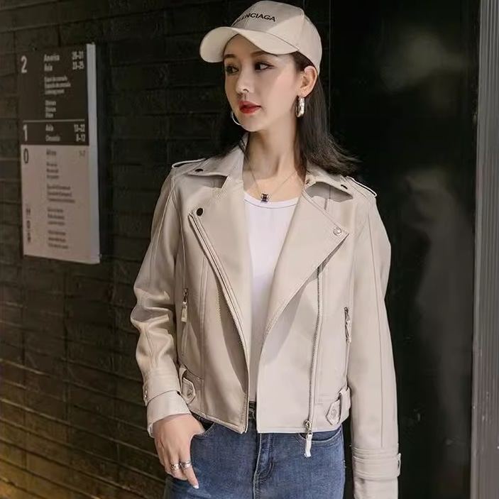 アウター ジャケット ショート ショート丈 袖あり 長袖 襟付き ファスナー ポケット 前開き レザー かわいい 大人可愛い シンプル 大人 おしゃれ お洒落 かっこいい レトロ アジアン エスニック 5,793円