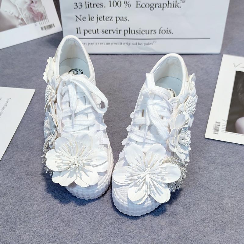 【即納】スニーカー レディース おしゃれ ビジュー フラワーモチーフ爽やか フェミニン 大人可愛い 大人カジュアル キラキラ お出かけ