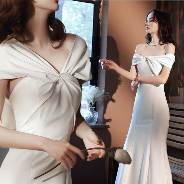 ウェディングドレス 白 パーティードレス オフショルダー 露背 結婚式 ドレス ノースリーブ 白 シンプル 無地 ワンピース 二次会 披露宴 前撮り後撮り ビーチフォト花嫁ドレス エンパイア 9,138円