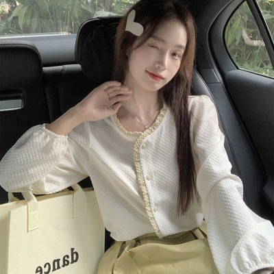 トップス デート シャツ ブラウス カットソー 袖あり 長袖 かわいい 大人可愛い きれいめ シンプル カジュアル 大人 上品 おしゃれ お洒落 主役級 存在感 春 秋 10代 20代 30代