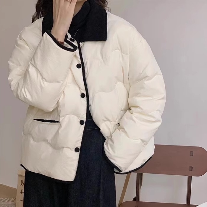 アウター ライトダウンジャケット コート ジャケット ダウンコート ショート ショート丈 袖あり 長袖 襟付き ストレート ポケット 前開き ボタンあり ダウン きれいめ シンプル カジュアル 大人