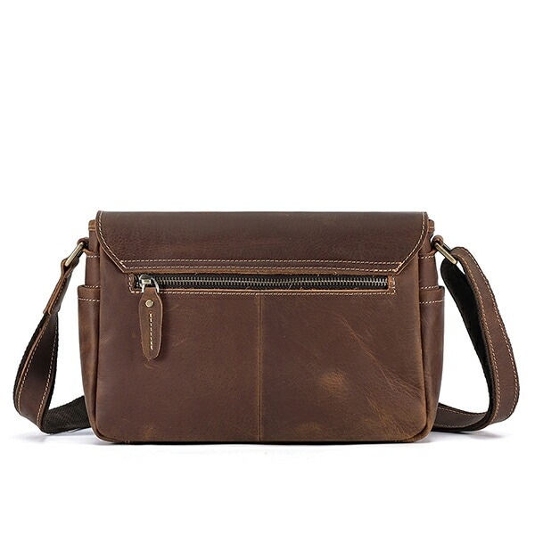 メンズバッグショルダーバッグヌメ革とオイルレザーの贅沢な組み合わせ ビジネスにもカジュアルにも合う一品バッグ メッセンジャーバッグ メンズバッグ ブランド雑貨 ショルダーバッグ 小物 バッグ