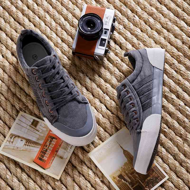 スニーカー メンズ ブランド ランキング かかとなし ランニング 幅広 軽量 疲れない 厚底 黒 靴紐 4E おしゃれ ローカット 高い 夏 ブラック ウォーキング 靴 ハイカット 冬 結ばない ホワ