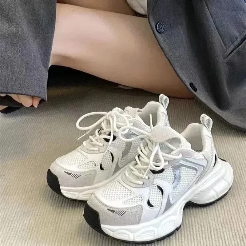 女性用軽量スポーツシューズ キャンパススタイル オールマッチ カジュアル トレンディ 春 新品 2024厚底ブーツ