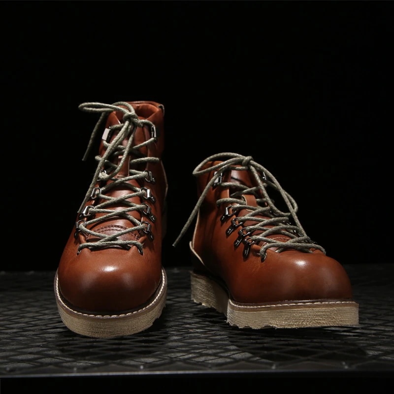 レトロなワークブーツの牛革トレンドの最初の層の助けを借りてマーティンブーツメンズブーツレザー韓国メンズブーツ汎用性の高い英国スタイル