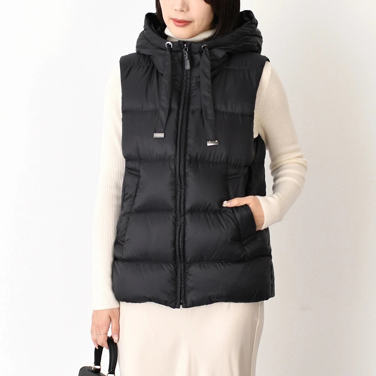 Max Mara The Cube マックスマーラ ベスト アウター ザ キューブ SEIVI テクニカル キャンバス ダウン ジレ レディース ブラック キルティング フード 撥水