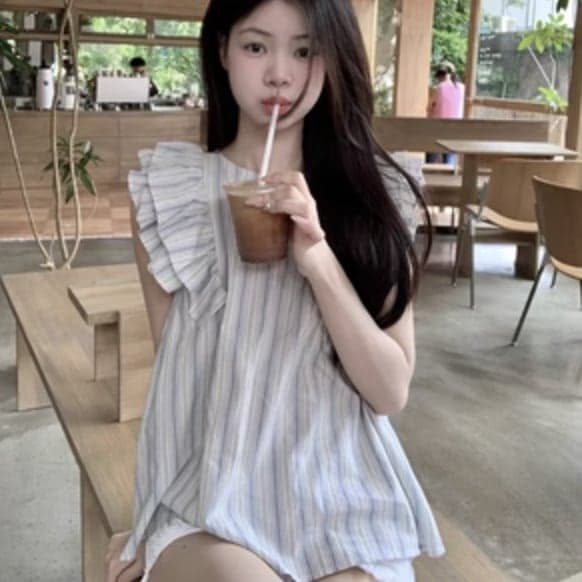 トップス シャツ ブラウス カットソー 白トップス 袖なし ノースリーブ フリル かわいい 大人可愛い きれいめ シンプル カジュアル 大人 上品 おしゃれ お洒落 かっこいい レトロ 大人女子