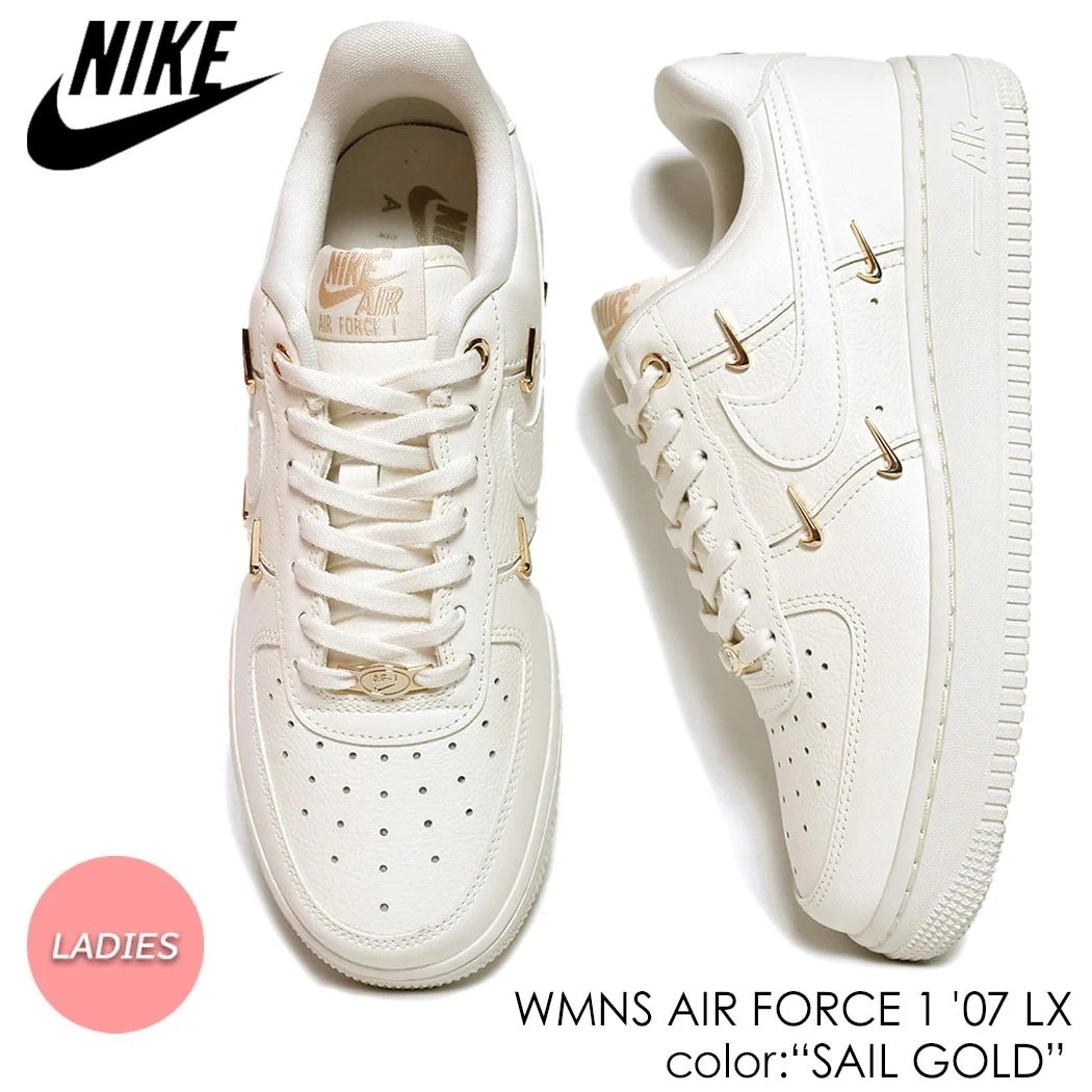 海外限定 NIKE WMNS AIR FORCE 1 07 LX "SAIL GOLD" ナイキ ウィメンズ エアフォース スニーカー ( 日本未発売 白 ホワイト 金 ゴールド バッチ レディース