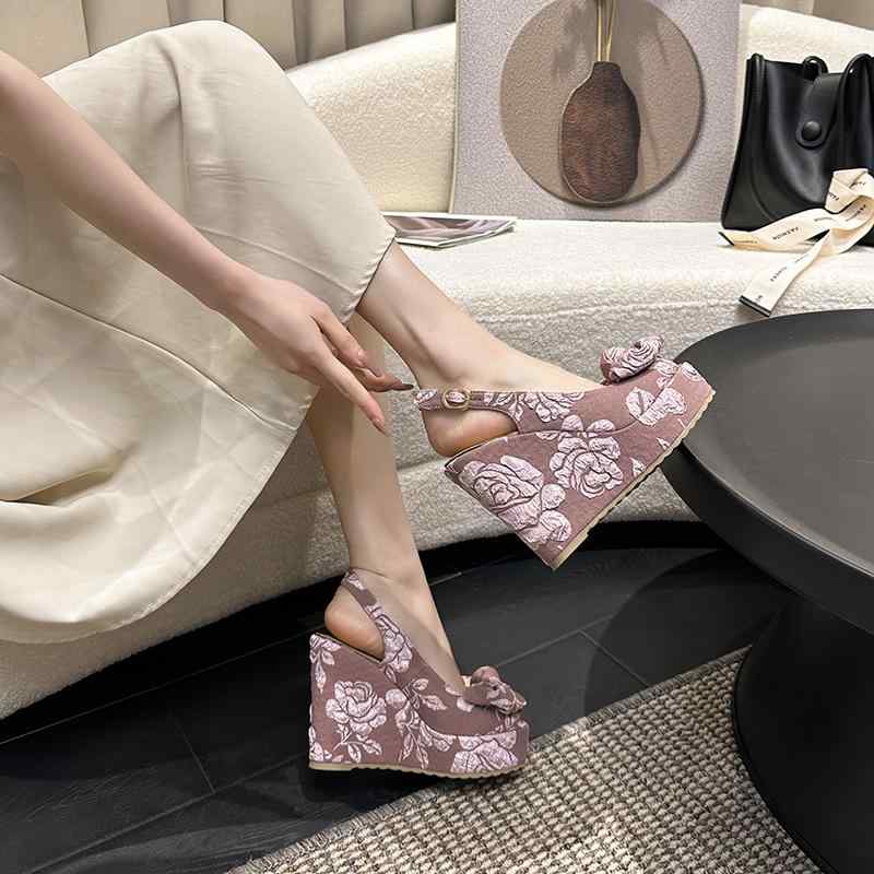 人気新品超厚底 ウェッジソール サンダル パンプス 花柄 フラワー 刺繍 バイカラー ミュール リボン 個性的 大人可愛い 韓国系 オープントゥ パーティーシューズ 脚長 身長アップ 紫 パープル 黒