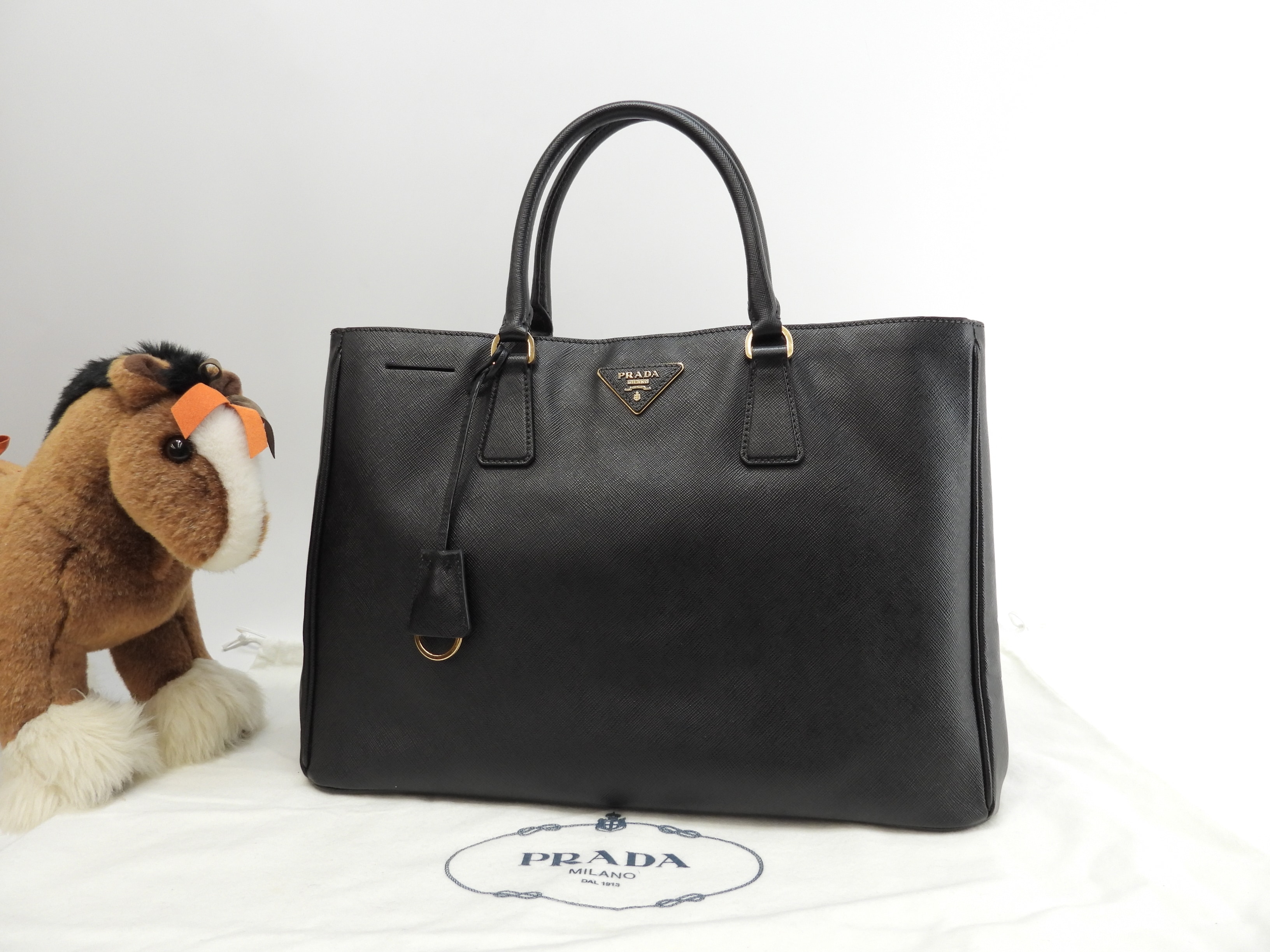 トートバッグ サフィアーノ 黒 ハンドバッグ大 三角 旧ドゥーブレ@25