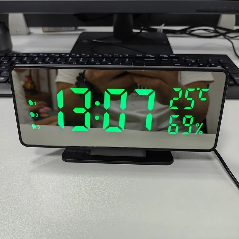 湿度センサー付きデジタル時計,3つのアラームを備えた電子時計,テーブル時計,夜のテーブルモード,USB,12/24時間