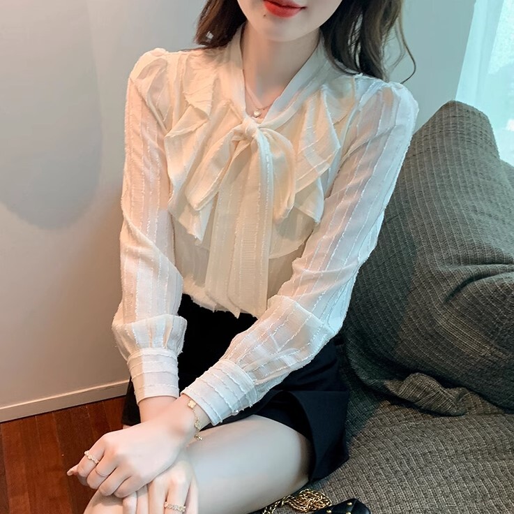 ブラウス 長袖 リボン シフォン かわいい 大人可愛い きれいめ シンプル カジュアル 大人 上品 おしゃれ お洒落 かっこいい レトロ 大人女子 こなれ感 ラフ ラブリー キュート ガーリー ルーズ