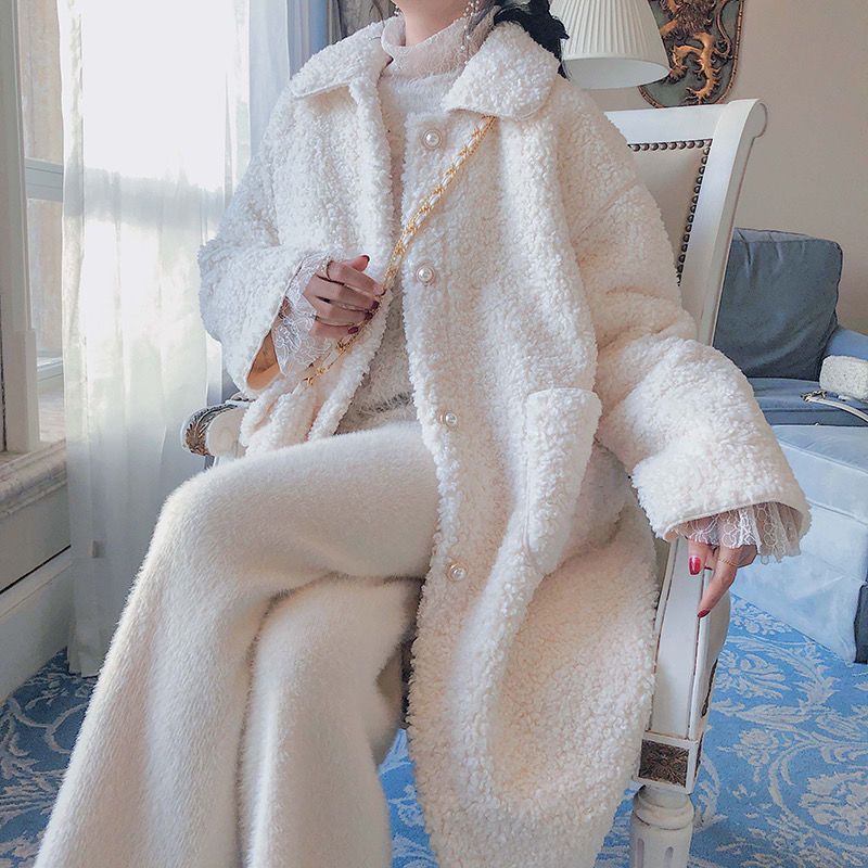 秋冬は子羊の毛を模したコート女性百着新型韓国版ゆったり厚手一体コート女性ミディアム丈