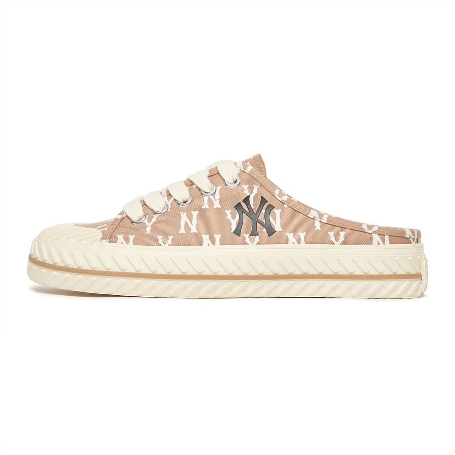 MLBプレイボールミュールモノグラム (PLAYBALL MULE MONOGRAM) NY (D.Beige)