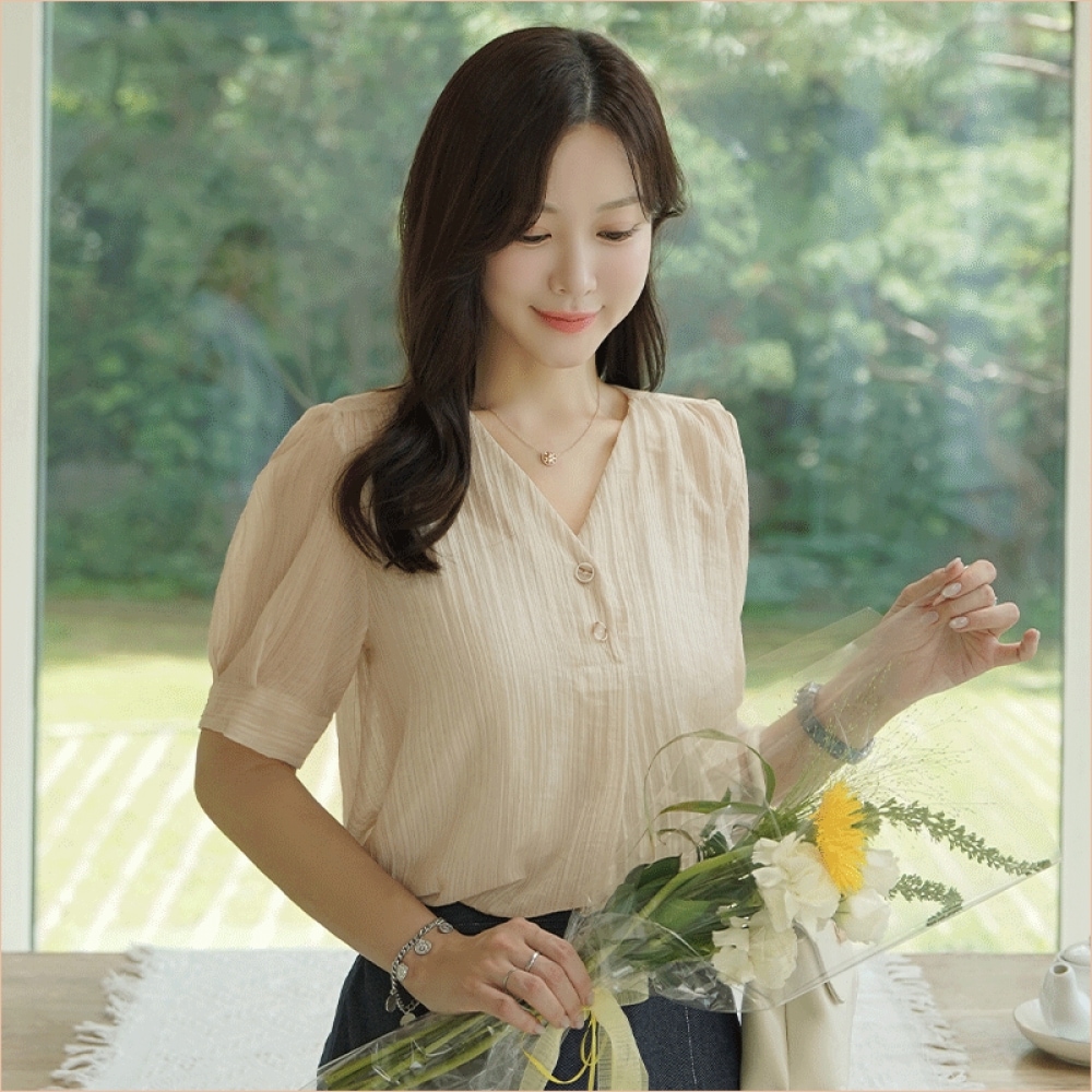 クリック＆ファニーメリーパフ Vネックブラウス