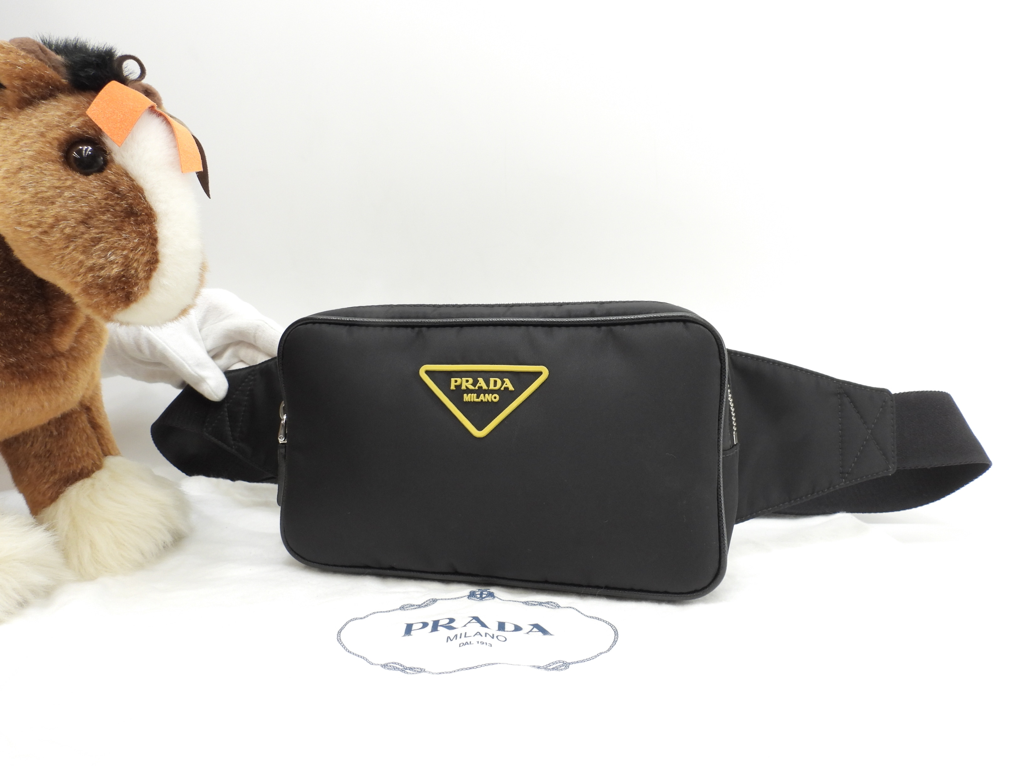 ボディバッグ 黄トライアングル ナイロン黒 ウエストバッグ ヒップバッグ 美品@250