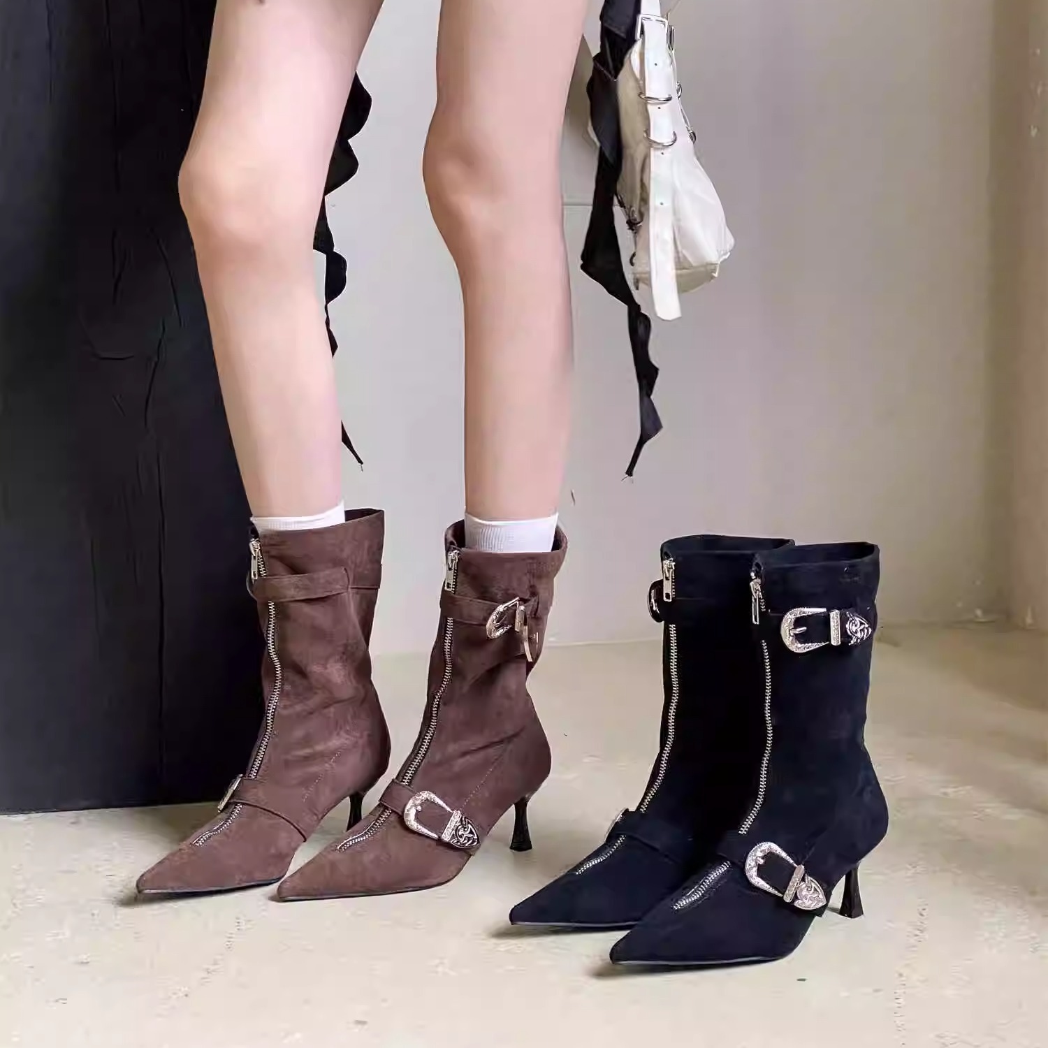 11 先の尖ったつま先薄かヒールスエード女性のための短いブーツ r n1001- Mka6-2ブラック r n1002- Mka6-2茶色 r n2