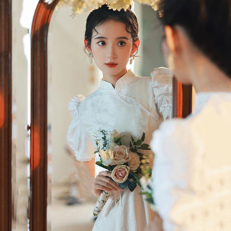 乾杯花嫁 2024 新しい改良された婚約チャイナドレス若いスタイル中国証明書登録小さなドレス普段着