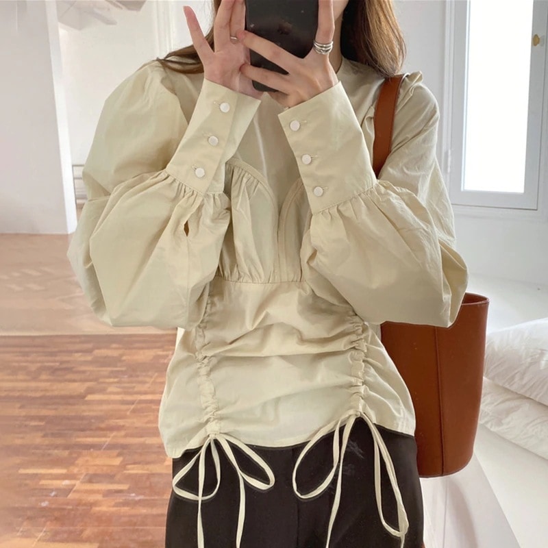 トップス シャツ ブラウス 白シャツ 白トップス 袖あり 長袖 ボリューム袖 パフ袖 プリーツ カジュアルシャツ 早春 パフスリーブ ラウンドネック ワイド リボン かわいい 大人可愛い シンプル