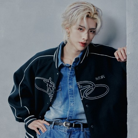 [ZB1 24 SPコレクション] CASENTINO WOOL VARSITY JACKET