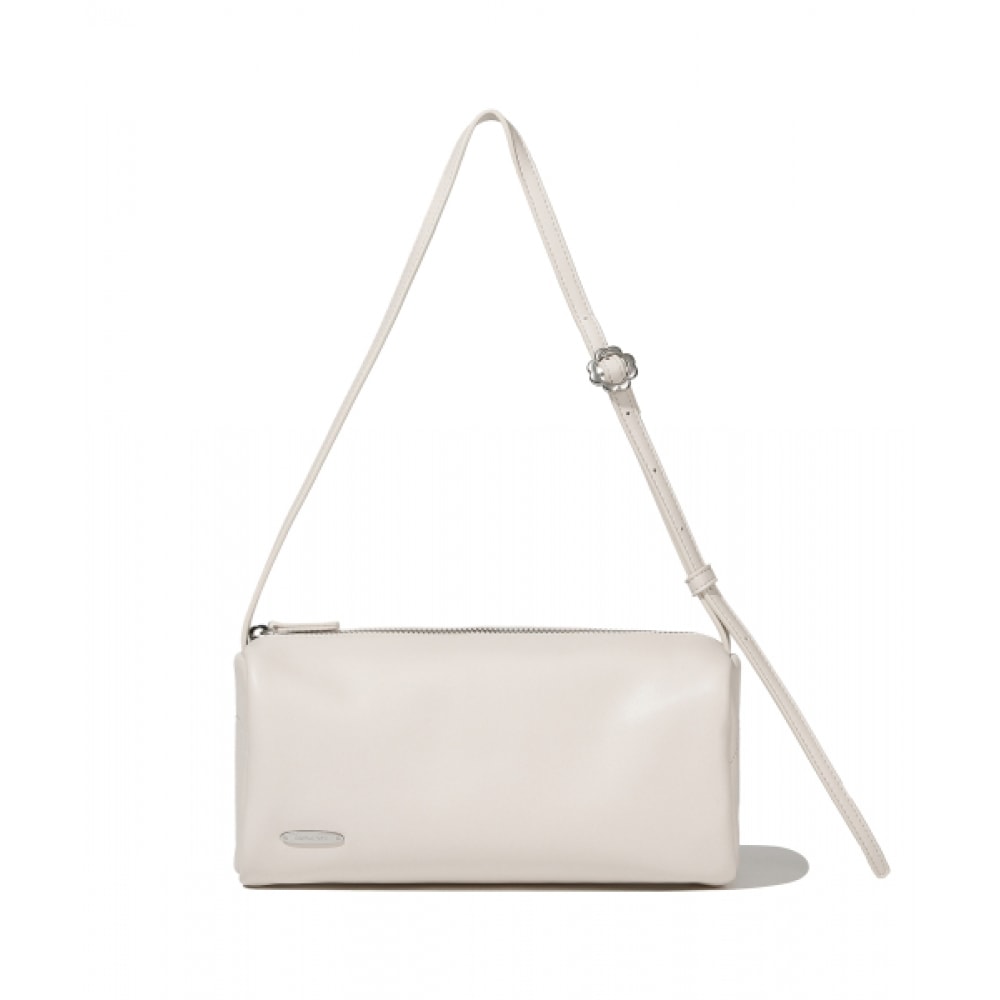 COVERNAT WOMAN クローバーハートスクエアショルダーバッグアイボリー