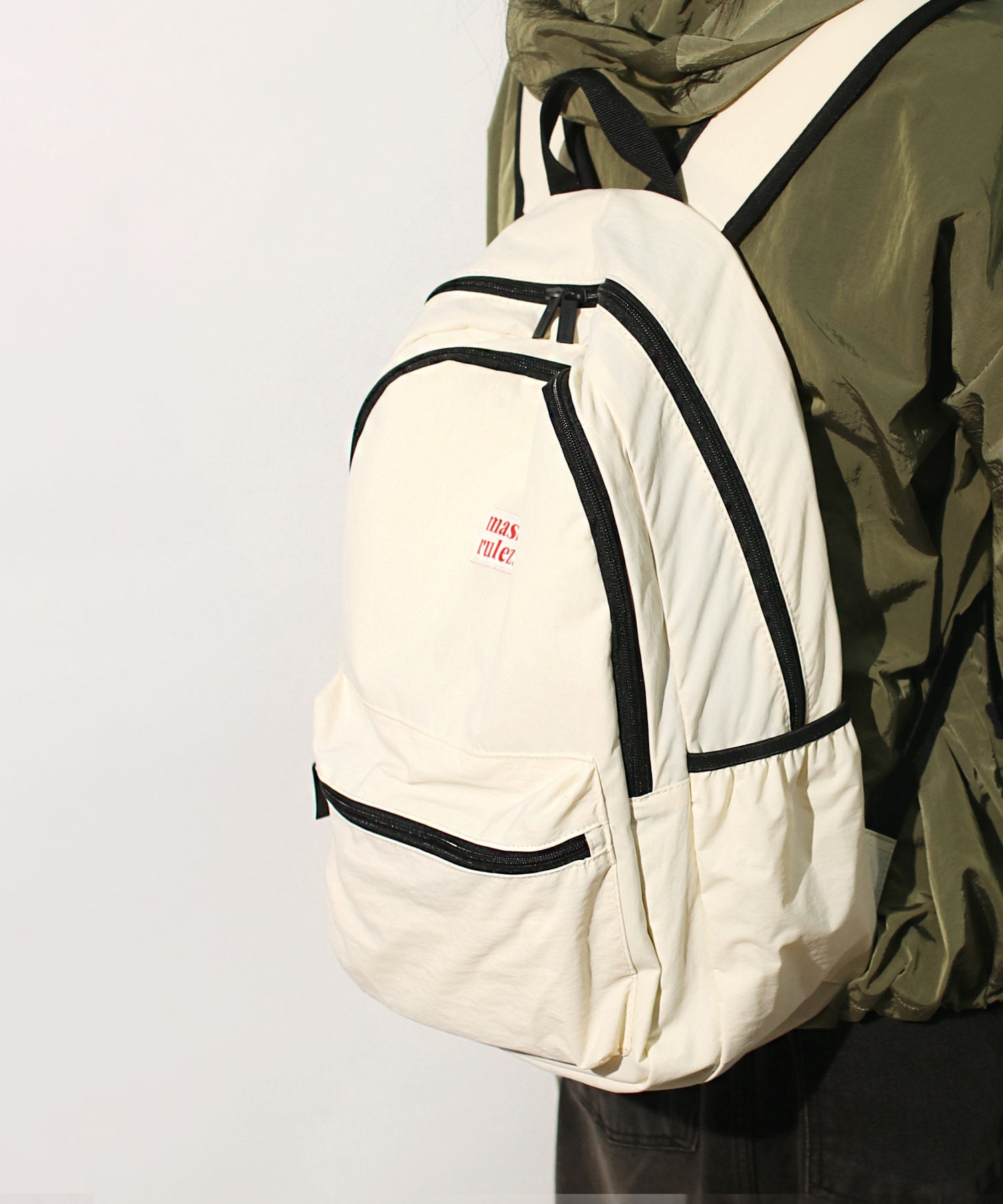 マスマルレスレイヤードバックパック _ バタークリーム