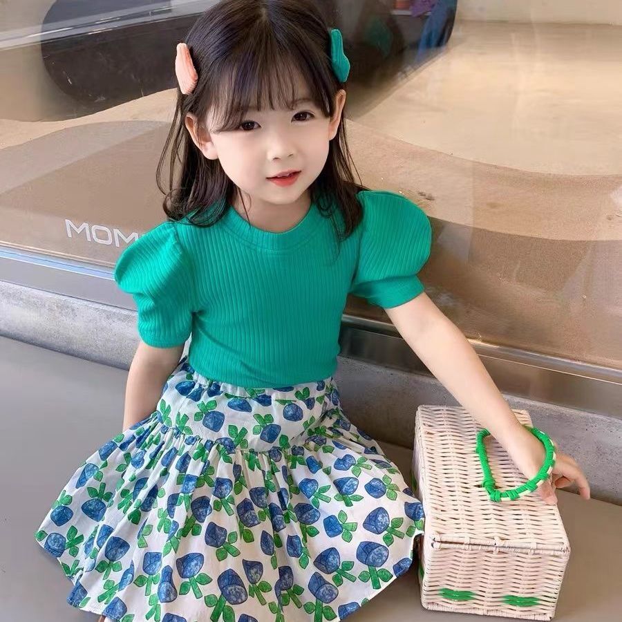 【子ども】女の子 グリーンのパフスリーブカットソーと白地に青い花柄のスカート 90 100 110 120 130 140cm ガーリー かわいい お出かけ 夏休み