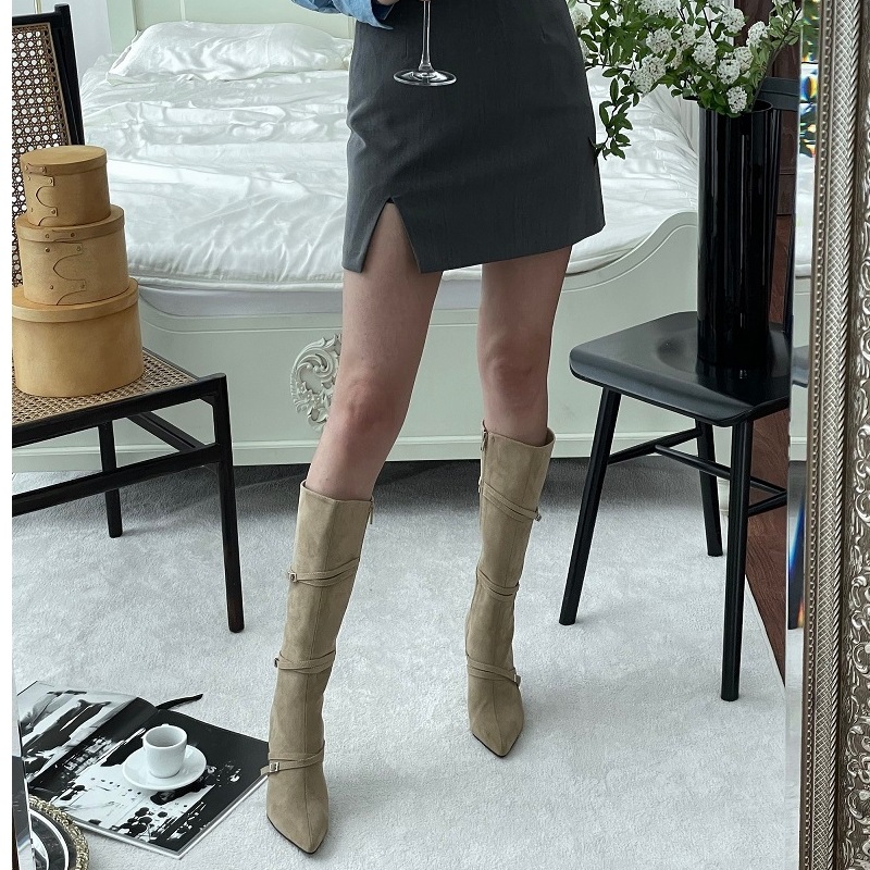 ロングブーツ 8cmヒール スエードブーツ バックルブーツ とがった鼻 スリムフィット 人気商品 新商品 韓国デザイン