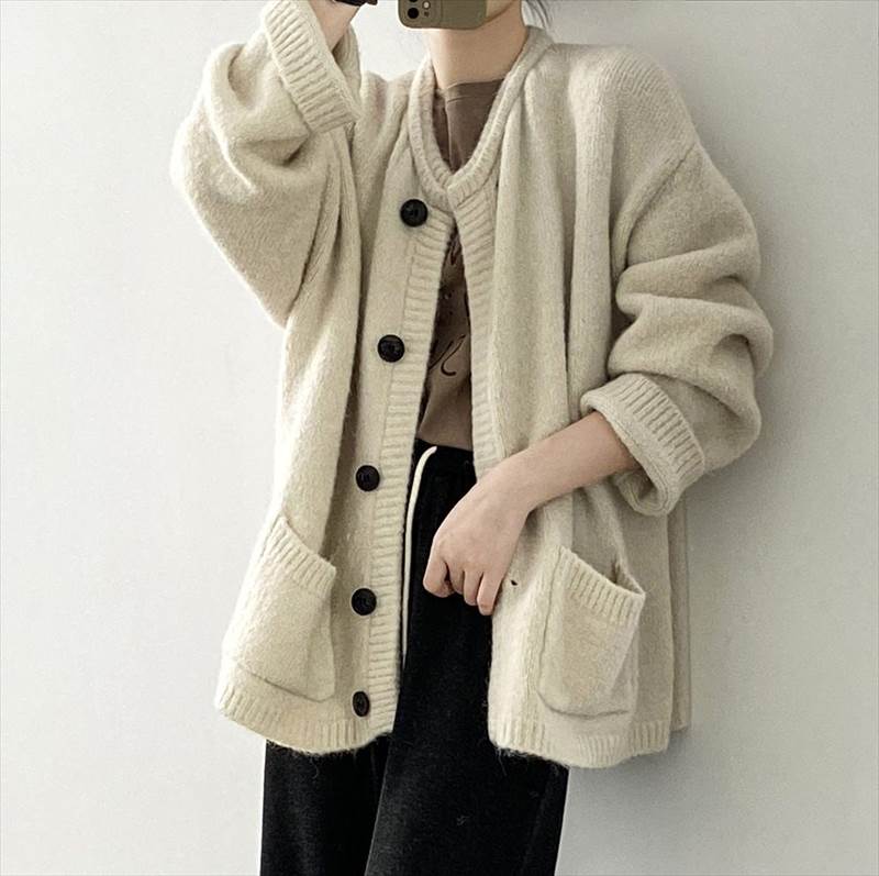 アウター レディース ニットカーディガン Uネック 羽織り ボタン 前開き 長袖 ポケット ドロップショルダー 大人可愛い カジュアル シンプル ベーシック おしゃれ お洒落 大人女子 かっこいい ラ 4,797円