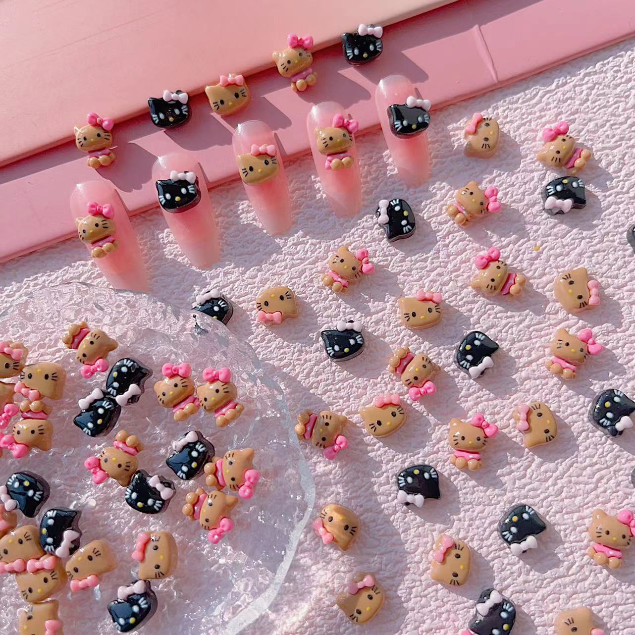 【メガ割】ハローキティ かわいい ジェルネイル ネイルシール 約10個入り ネイルチップ ネイルパーツネイルアート漫画ボックスの装飾 り/大きな長い耳ネイル メタル パーツ