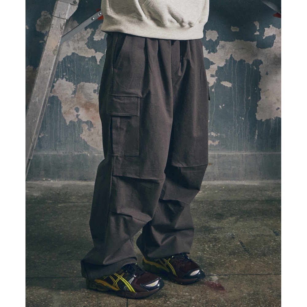 FILLUMINATEコットンパラシュートカーゴパンツ - チャコール