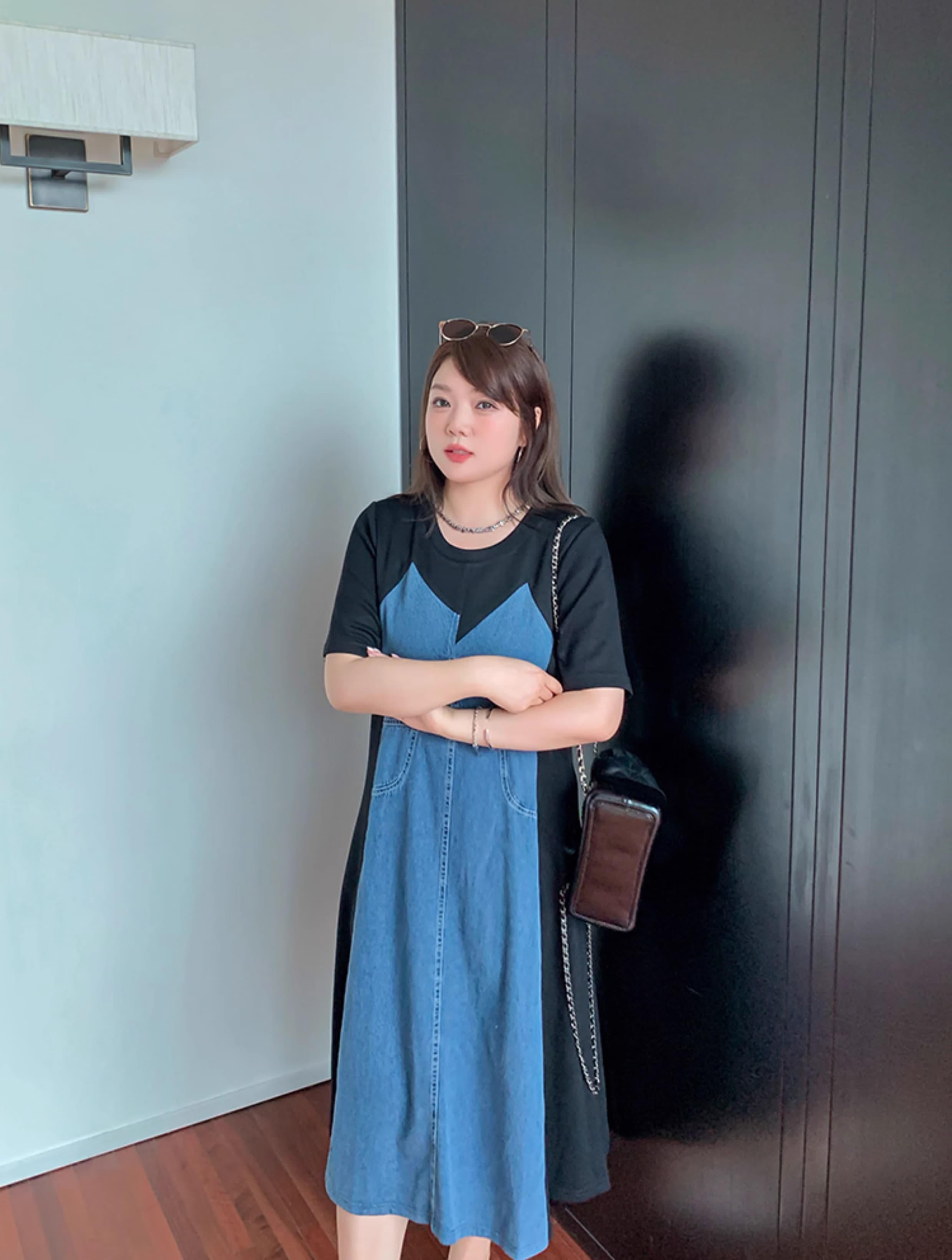 大きいサイズ 婦人服 やや太め フロント 肩痩せ カバー お腹 デニム スプライシング ストレート ミドル丈 ワンピース 個性的 ワンピース 膝下 袖あり 半袖 5分袖 五分袖 ラウンドネック 襟なし