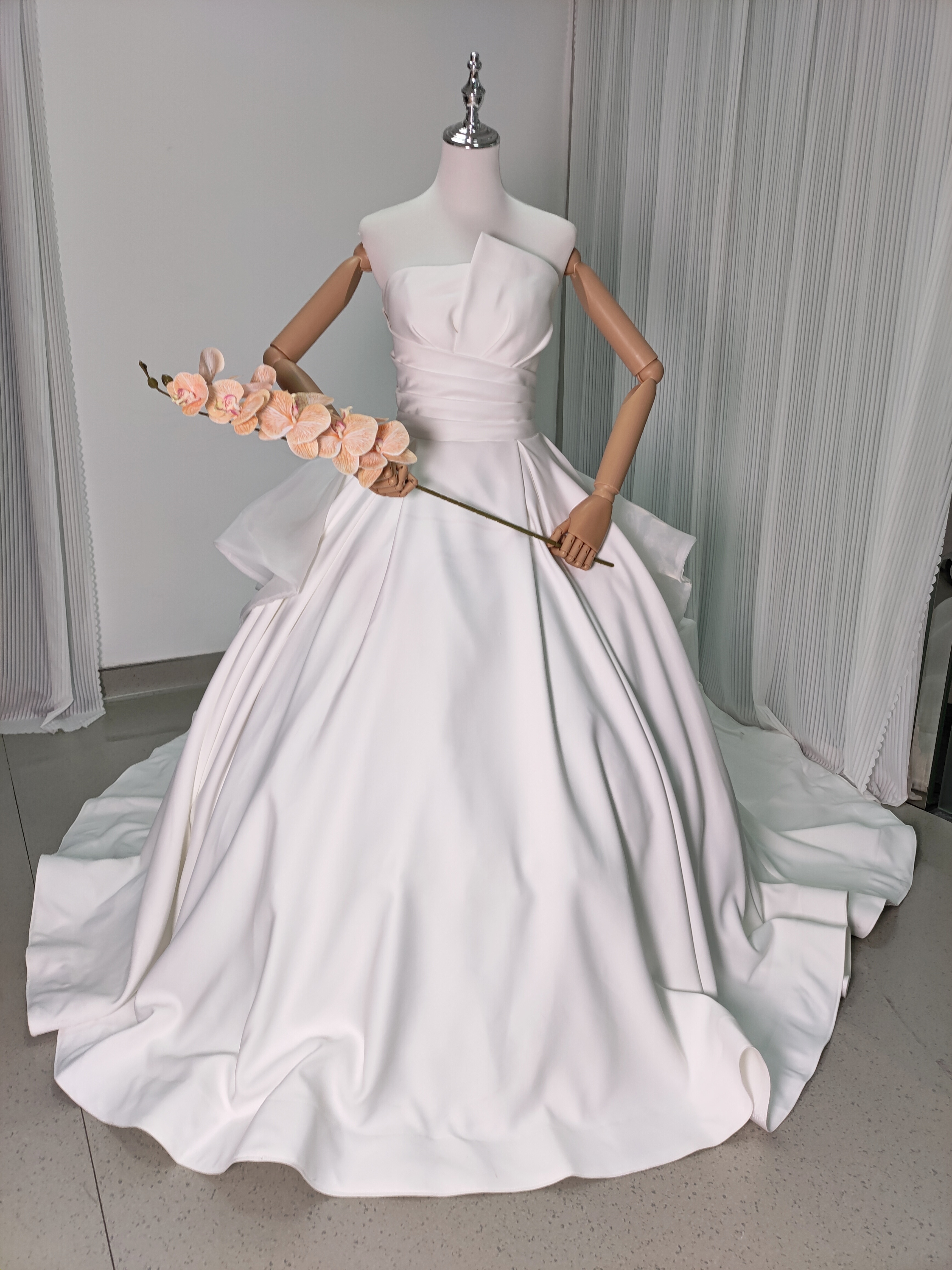 ウェディングドレス ベアトップ ふっくら柔らかなバックリボン ファスナー 結婚式/披露宴