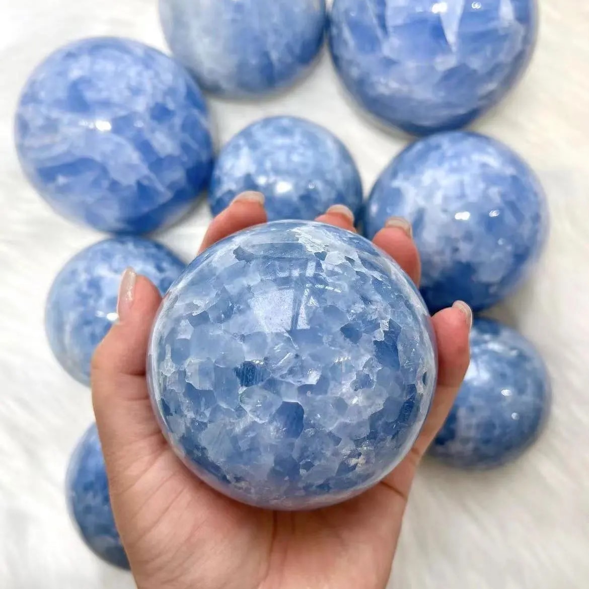 Kyanite-クリスタルのヒーリングストーン 1ピース イブニングスフィア 家の装飾