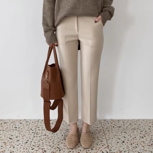 パンツ ボトムス ストレートパンツ ロングパンツ クロップドパンツ ロング 9分丈 ストレート センタープレス ポケット 前開き コンサバ 綿 コットン きれいめ シンプル カジュアル 上品 おしゃれ 9,847円