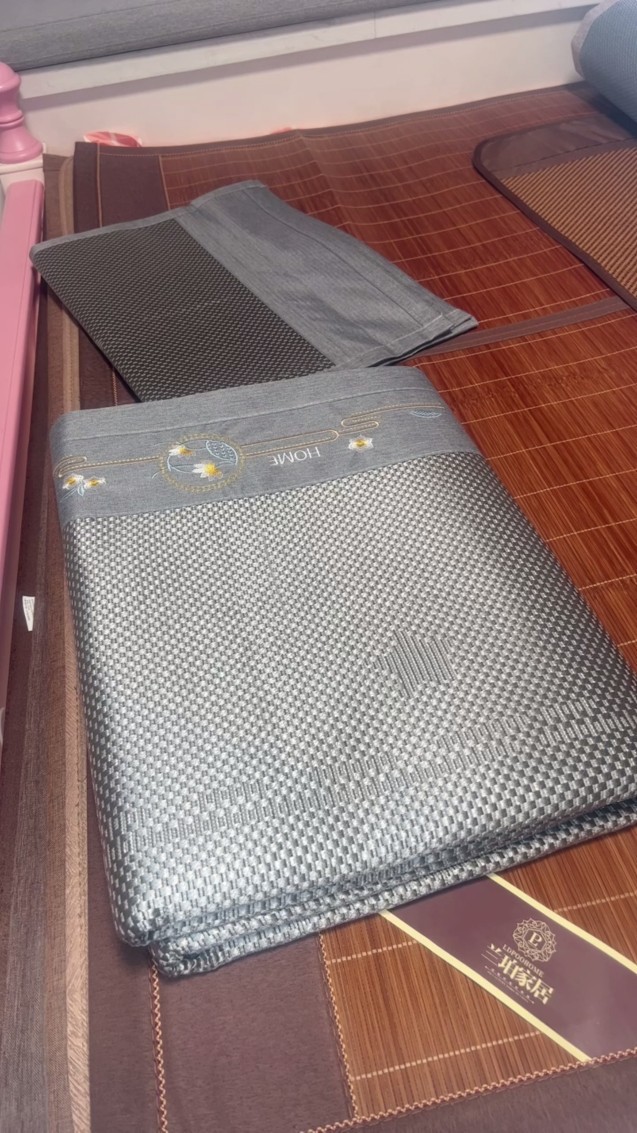 解決された製品即座にハイエンドジャクアードアイスマット3ピースセット1.5メートルグレークラウン