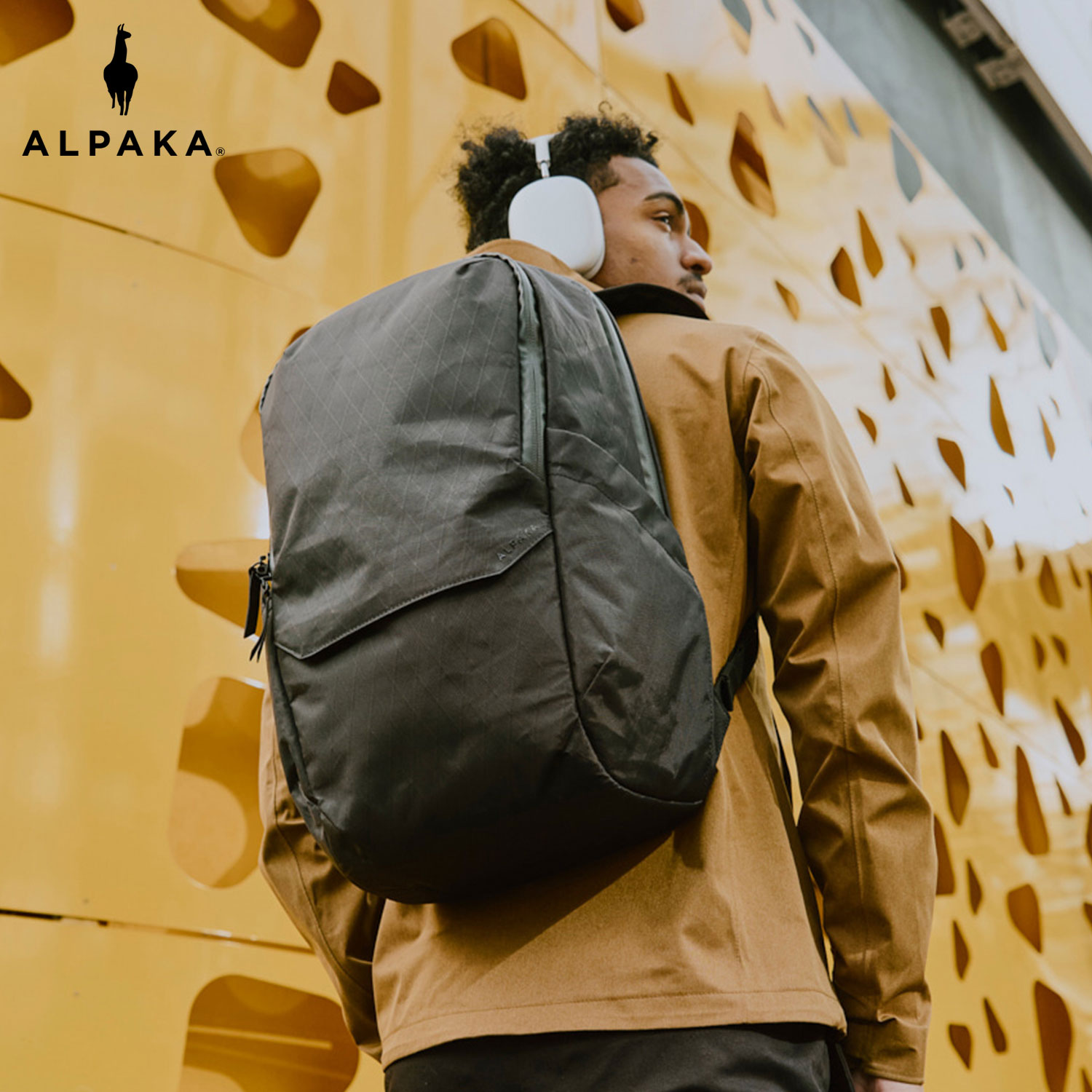 リュック バッグ バックパック メンズ レディース 26L 大容量 軽量 通勤 通学 ブラック 黒 4139