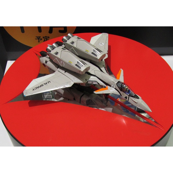 1/72 �}�N���X�v���X VF-11B �X�[�p�[�T���_�[�{���g