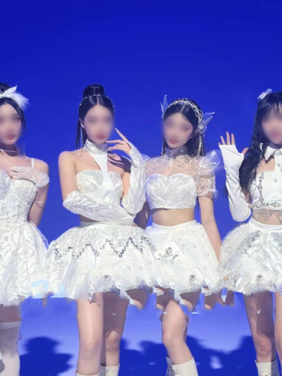 Kpopパフォーマンスコスチュームグループグループホワイトニューダンスチームセットソング年次総会