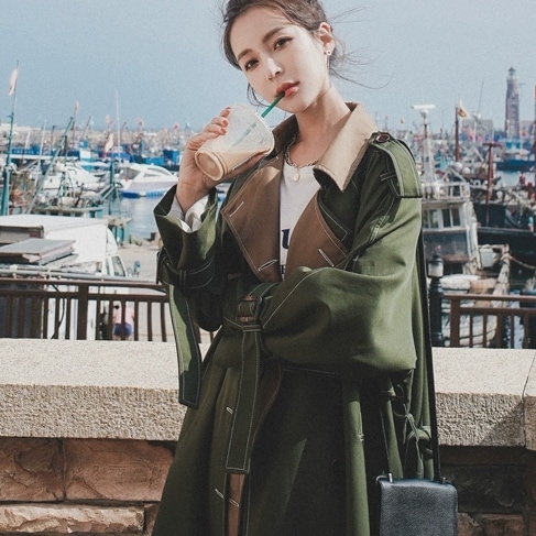 レディース アウター コート ロングコート 長袖 襟付き タートルネック 前開き ダブルボタン ポケット ウエストベルト かわいい 大人可愛い きれいめ シンプル 上品 おしゃれ かっこいい