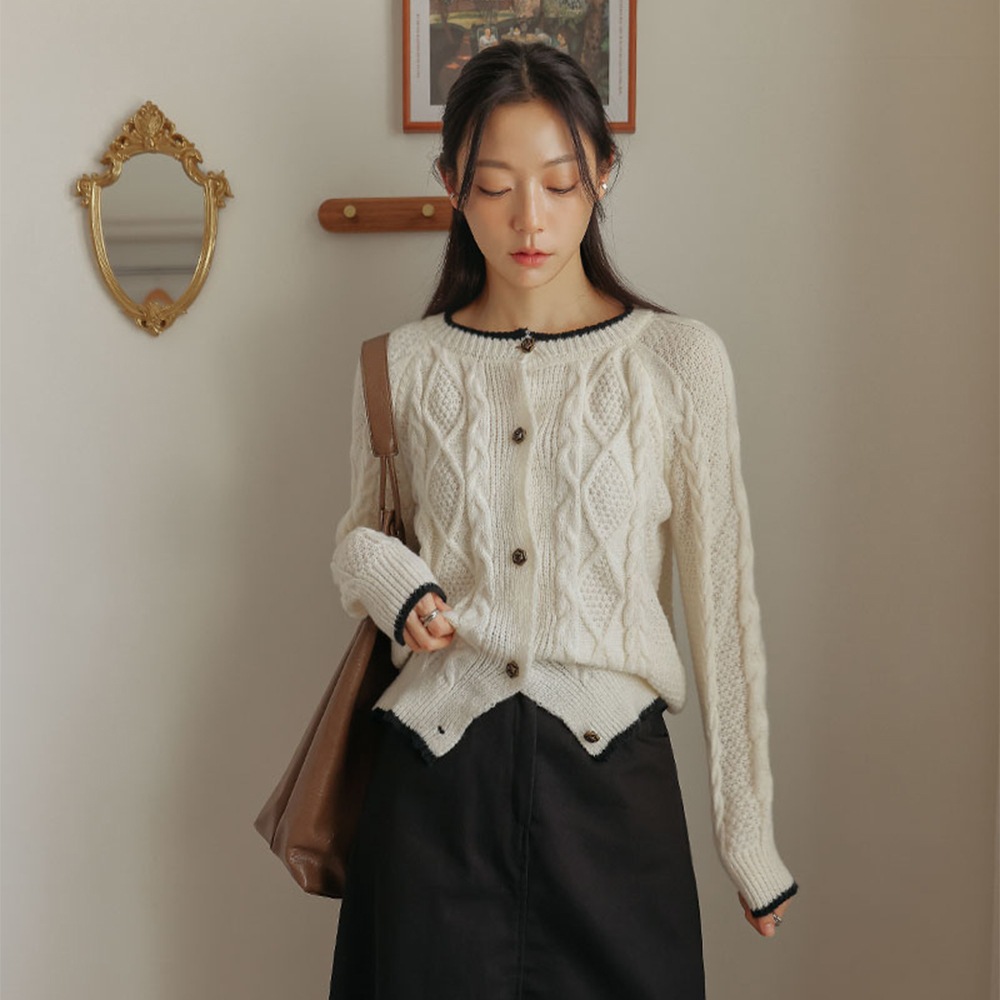 モダンティーカラーリングケーブルローズボタンニットカーディガン