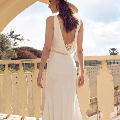 レディース ドレス 衣装 結婚式 披露宴 ウエディングドレス ロングドレス ステージドレス ロングワンピース ワンピース ロング丈 ノースリーブ Vネック ウエストマーク セミフレア 背中見せ 刺繍