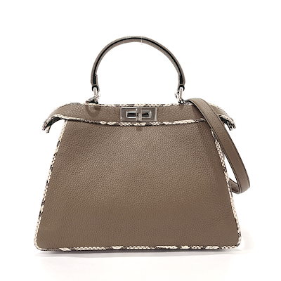 【ほぼ未使用】FENDI 犬用 レザー首輪 XS 8BL155ASU2F04Y9_01?wid=2000&